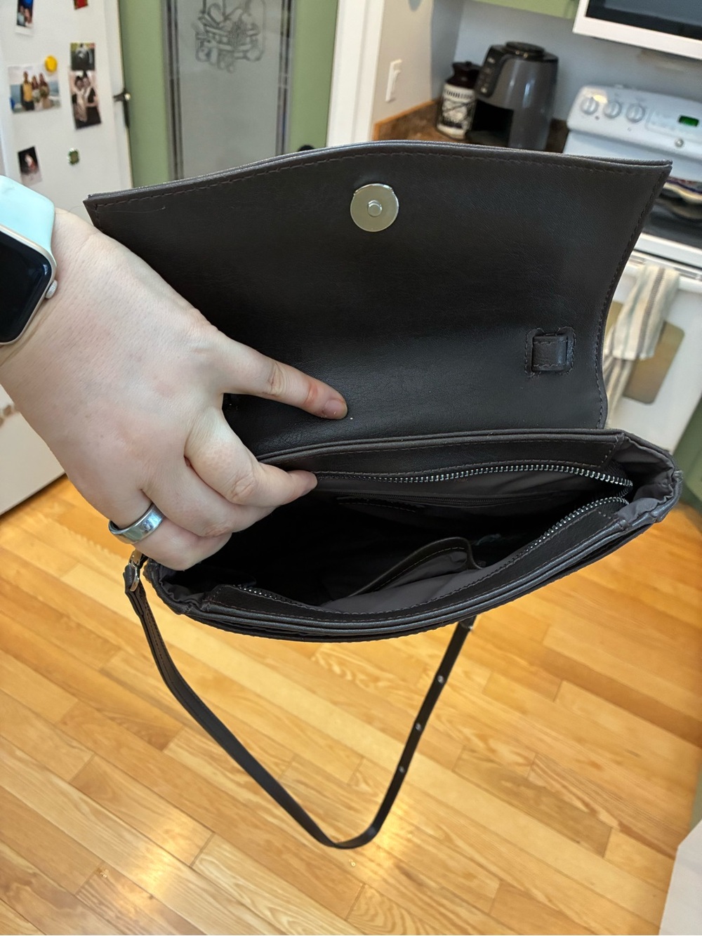 Matt & Nat Black Vegan Leather Crossbody with Top Handle - Picture 4 of 5